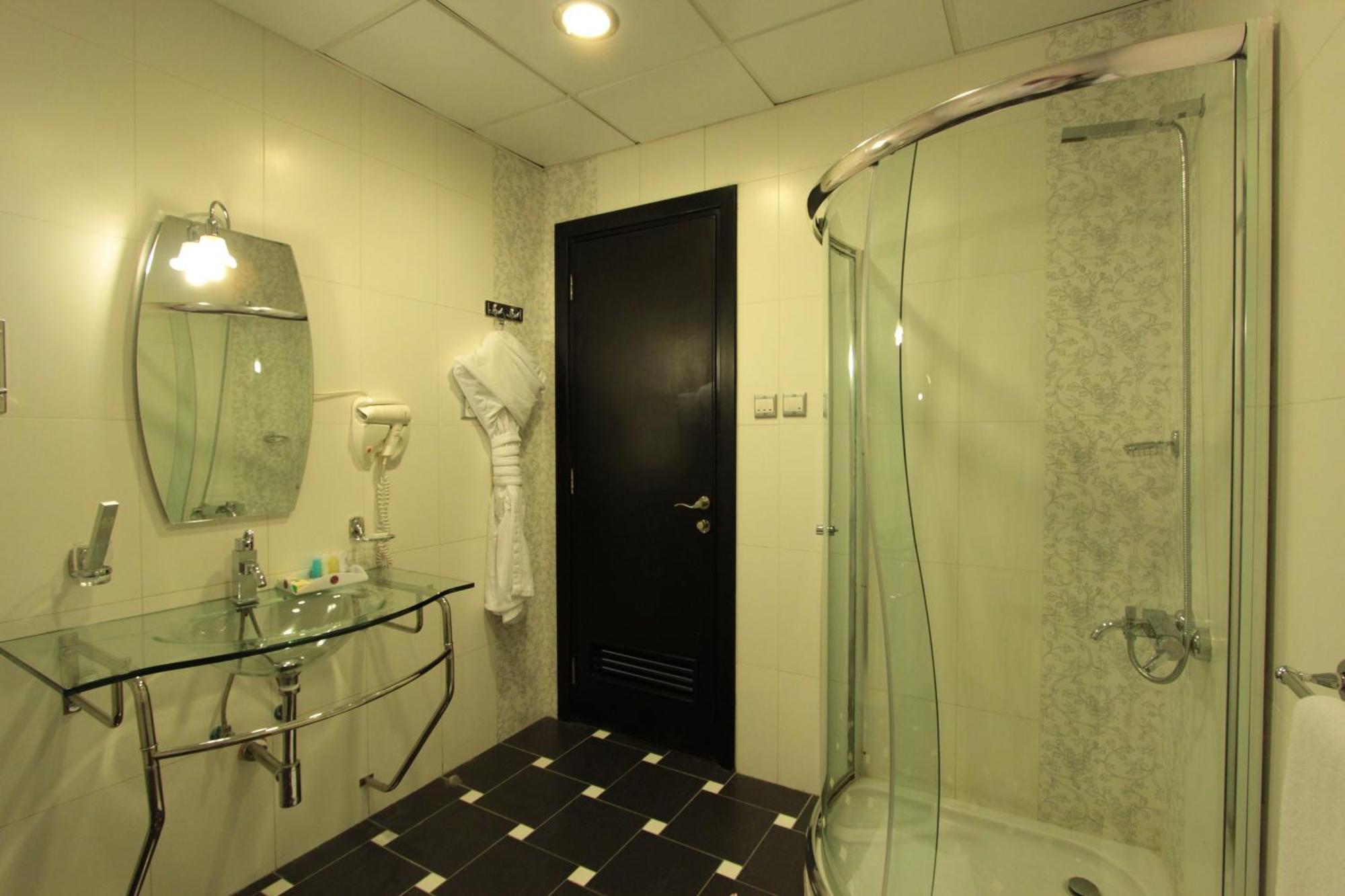 阿瓦利屋国际酒店 塔伊夫 客房 照片 A shower cubicle
