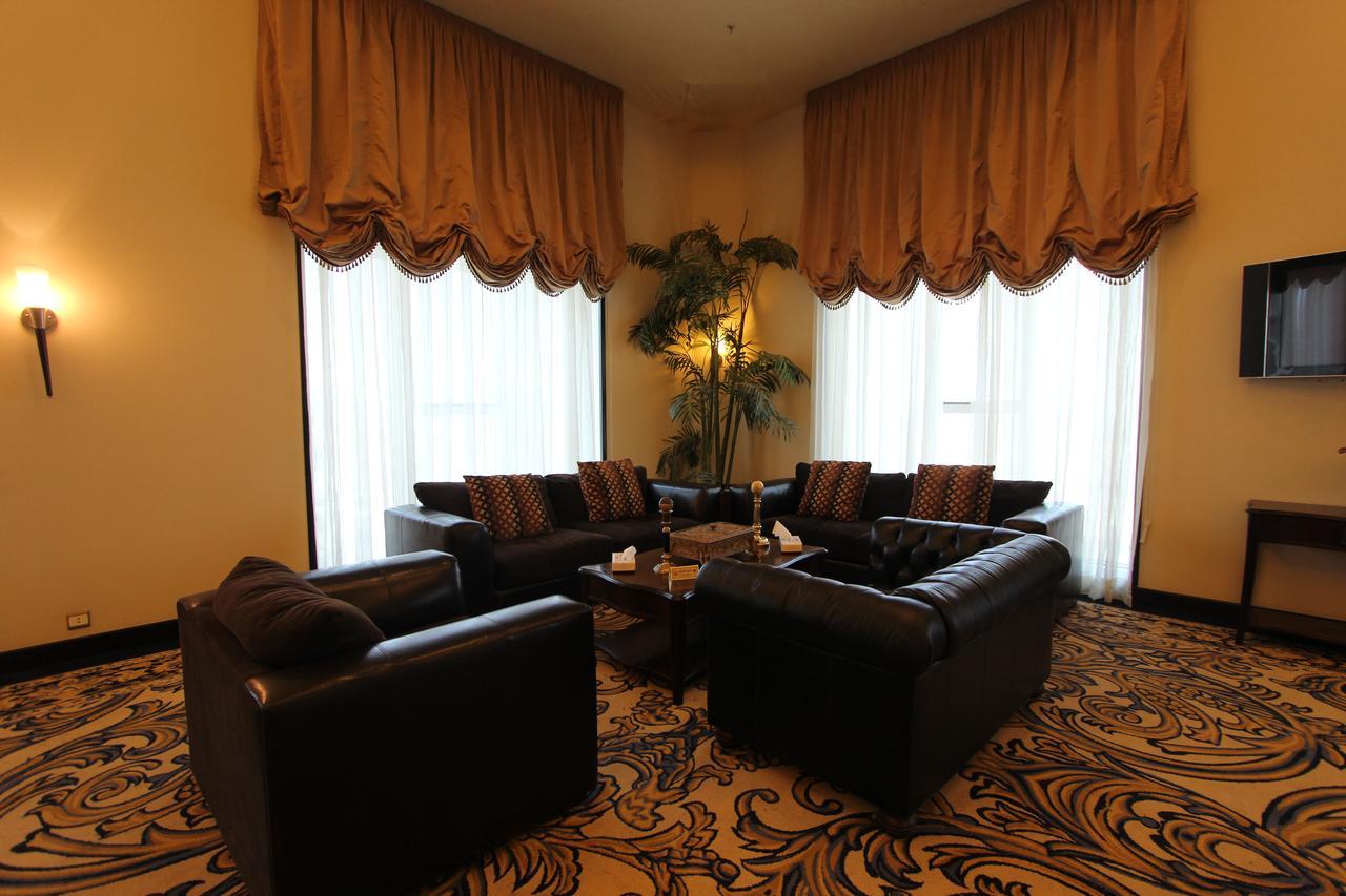 阿瓦利屋国际酒店 塔伊夫 外观 照片 The lounge at the airport